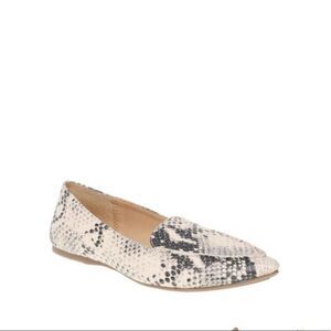 Time & Tru Women’s Snakeskin loafer flats with memory foam sz. 6